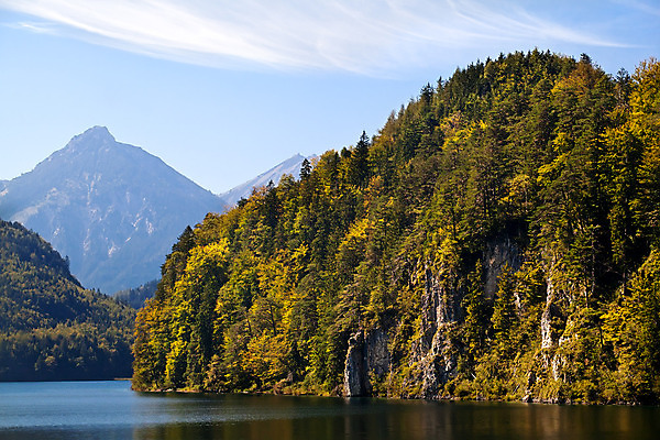 포토 JPG 해외이미지 나무 식물 계절 호수 여행 자연 하늘 표면 산 독일 풍경 사람없음 야외 초록색 물 파란색 빛 햇빛 노란색 맑음 가을 바위 시골 숲 알프스 절정 바이에른 바이에른사람 해외202004 해외포토 자연요소 유럽 컬러 날씨 태양 돌_바위 생태계 파일형식 이미지허브