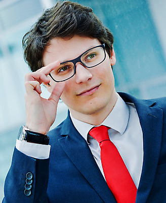 포토 JPG 해외이미지 백인 직업 라이프스타일 행복 안경 회사 비즈니스 통신 성공 노동자 한명 사람 야외 사무실 흰색 도시 업무 작업 비즈니스맨 비즈니스우먼 복도 역동적 긍정 해외202004 해외포토 서양인 1 잡화 여자 남자 감정 컬러 컨셉 생활 직장인 파일형식 이미지허브