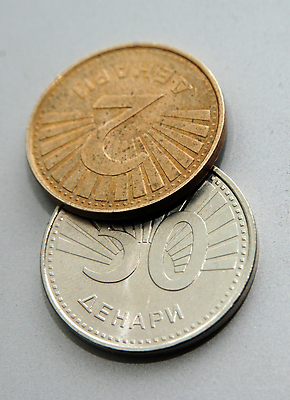 포토 JPG 해외이미지 클립아트 디자인 백그라운드 돈 일러스트 비즈니스 미술 사람없음 그래픽 달러 동전 깃발 기둥 변화 구매 B 심볼 사인 상업 클립 회계 애국심 마케도니아 센트 전국 해외202004 해외포토 알파벳 건축 컨셉 문화예술 경제 쇼핑 재산 파일형식 남유럽 이미지허브