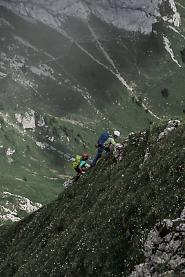 포토 JPG 해외이미지 라이프스타일 스포츠 여행 자연 하늘 산 건강 사람 사람없음 야외 여름 힘 하이킹 자유 자신감 정상 오르기 하와이 무료 절정 해외202004 해외포토 계절 감정 컨셉 모션 레저 생활 미국 생태계 파일형식 이미지허브