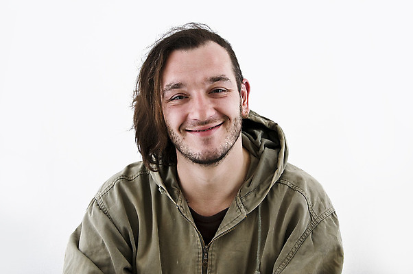 포토 JPG 해외이미지 학생 응시 남자 행복 얼굴 백그라운드 한명 사람 소년 10대 머리카락 재킷 활발 인사 피부 어깨 사춘기 스타일 유일 해외202004 해외포토 1 시선 감정 어린이 컨셉 청소년 신체부위 머리 외투 예절 파일형식 이미지허브