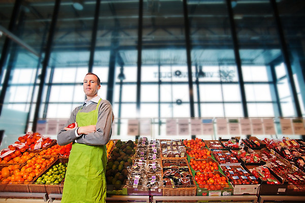 포토 JPG 해외이미지 백인 직업 라이프스타일 잡화 남자 행복 음식 채소 과일 비즈니스 노동자 건강 서기 미소 사람 성인 두명 초록색 상점 신선 잡기 업무 시장 사과 작음 상인 종업원 유기농 소매 주인 슈퍼마켓 해외202004 해외포토 서양인 웰빙 감정 컬러 모션 표정 생활 작업 크기 파일형식 이미지허브