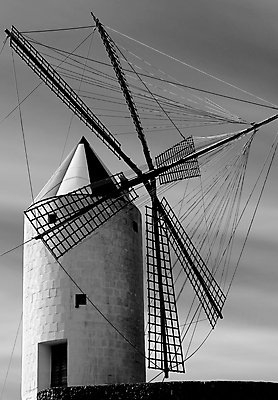 포토 JPG 해외이미지 구름 유럽 여행 농업 건축양식 자연 하늘 바람 휴가 풍경 사람없음 야외 여름 검은색 풍차 흰색 농촌 시골 스페인 풍력에너지 프로펠러 방앗간 랜드마크 스페인어 옛날 해외202004 해외포토 자연요소 계절 건축 나라 산업 컬러 날씨 그린에너지 생태계 파일형식 이미지허브