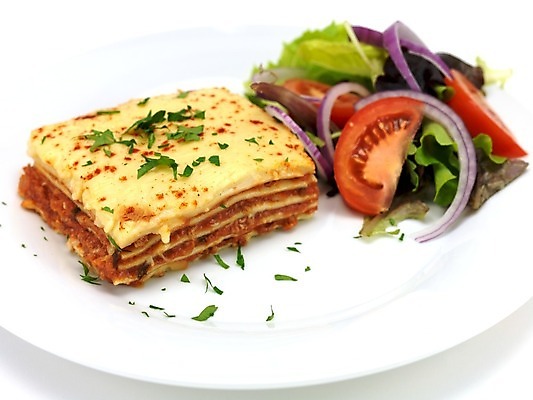 포토 JPG 해외이미지 전통 접시 음식 조각 토마토 부분 양파 치즈 쟁반 파스타 육류 요리 사람없음 초록색 식당 식사 저녁식사 이탈리아 샐러드 소고기 흰색 신선 고명 맛 굽기 먹기 서빙 파 점심식사 고립 라자냐 모짜렐라치즈 해외202004 해외포토 식기 유럽 컬러 컨셉 채소 식재료 모션 유제품 서양음식 상점 이탈리아음식 구이 파일형식 이미지허브