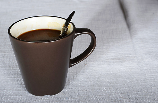 포토 JPG 해외이미지 커피 음료 사람없음 컵 갈색 숟가락 식탁보 흰색 뜨거움 도자기 아침식사 단절 해외202004 해외포토 식기 컬러 수저 식사 파일형식 이미지허브