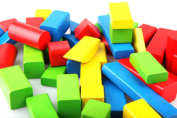 포토 JPG 해외이미지 어린이 놀이 사람없음 목재 컬러풀 장난감 노란색 쌓기 블록 기쁨 가을 게임 아기 놀이터 큐브 고립 해외202004 해외포토 나무 계절 감정 컬러 재료 모션 사람 파일형식 이미지허브