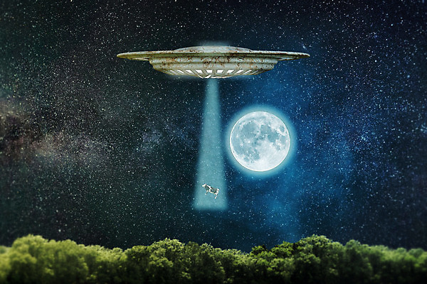 포토 JPG 해외이미지 별 과학 백그라운드 일러스트 하늘 사람없음 빛 3D 우주 외계인 달 소 신비 우주선 컵받침 오브젝트 함선 UFO 지역 고립 침범 해외202004 해외포토 자연요소 컨셉 배_교통 포유류 미확인물체 받침대 디지털합성 파일형식 이미지허브