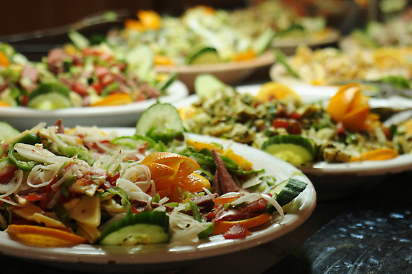 포토 JPG 해외이미지 접시 음식 다이어트 토마토 채소 오렌지 과일 탁자 호텔 샌드위치 육류 어류 요리 사람없음 장미 파티 쿠키 요식업 식당 식사 샐러드 축하 소시지 우아함 맛 아침식사 먹기 배고픔 해산물 클럽 준비 점심식사 뷔페 식욕 식품점 해외202004 해외포토 식기 꽃 산업 가구 컨셉 식재료 모션 숙소 디저트 건강 이벤트 상점 수중동물 가공식품 파일형식 이미지허브