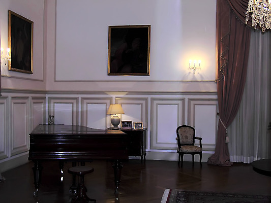 포토 JPG 해외이미지 라이프스타일 유럽 문화 가구 건축양식 창문 주택 사람없음 내부 건물 문 궁전 중세 고급 지중해 묘사 리빙 마무리 몰타섬 바로크 솜씨 웅장함 특별함 해외202004 해외포토 건축물 건축 나라 바다 섬 생활용품 컨셉 고건축 생활 역사 몰타 파일형식 이미지허브