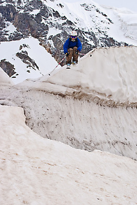 포토 JPG 해외이미지 직업 라이프스타일 행복 스포츠 여행 포즈 모션 휴가 스키 산 한명 사람 성인 태양 얼음 힘 기쁨 추위 자유 흰색 용기 위험 순수 속도 무료 무임승차 운동가 해외202004 해외포토 자연요소 1 그릇 감정 컬러 컨셉 겨울스포츠 생활 승차 파일형식 이미지허브