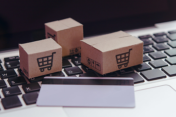 포토 JPG 해외이미지 산업 사람없음 노트북 쇼핑 세일 상점 신용카드 시장 구매 가격 상업 온라인쇼핑 온라인 전자상거래 온라인구매 해외202004 해외포토 금융 전자제품 파일형식 이미지허브