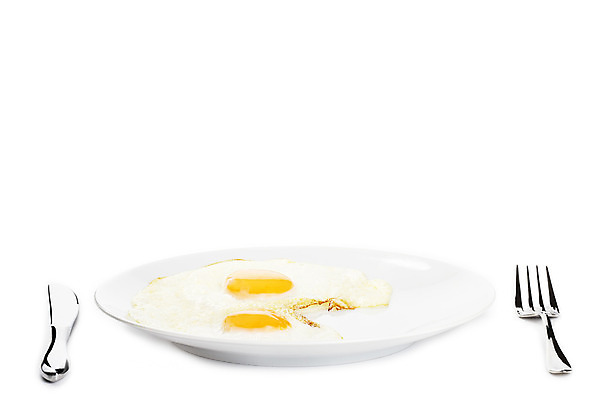 포토 JPG 해외이미지 그릇 식기 접시 음식 포크 2 요리 사람없음 갈색 노란색 계란 식사 튀김 흰색 칼 아침식사 굽기 노른자 해외202004 해외포토 컬러 알 구이 파일형식 이미지허브