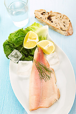 포토 JPG 해외이미지 접시 빵 유리 어류 사람없음 얼음 샐러드 신선 먹기 레몬 시트 딜 송어 해외202004 해외포토 자연요소 식기 음식 과일 모션 재질 수중동물 파일형식 이미지허브