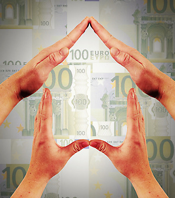 포토 JPG 해외이미지 손 벽 돈 가족 부동산 미래 주택 사람없음 건물 금융 꿈 에너지 유로 재산 빌라 맨션 비전 연립주택 보험 대출 빚 자금 생존 해외202004 해외포토 건축물 컨셉 관계 신체부위 경제 파일형식 이미지허브