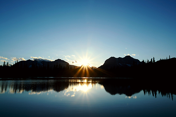 포토 JPG 해외이미지 호수 하늘 산 사람없음 파란색 태양 반사 평화 일몰 저녁 로키산맥 해외202004 해외포토 자연요소 컬러 컨셉 노을 야간 파일형식 이미지허브