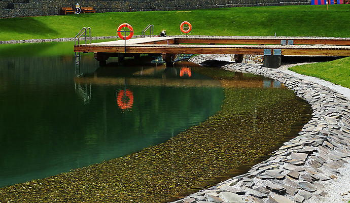 포토 JPG 해외이미지 나무 식물 자연 사람없음 목재 초록색 물 갈색 수영 널 갑판 바이오 해외202004 해외포토 자연요소 컬러 배_교통 재료 수상스포츠 생태계 파일형식 이미지허브