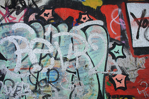 포토 JPG 해외이미지 디자인 문화 얼굴 백그라운드 벽지 추상 거리 미술 사람없음 파란색 청춘 노란색 꼬리표 페인트 놀람 스케이트 도시 메시지 캔 그래피티 쓰레기 폐기물 시원함 버리기 분무기 프라하 서명 구성 콘크리트 해외202004 해외포토 감정 스포츠용품 컬러 컨셉 무늬 모션 문화예술 표정 신체부위 라벨 낙서 그림 체코 파일형식 이미지허브