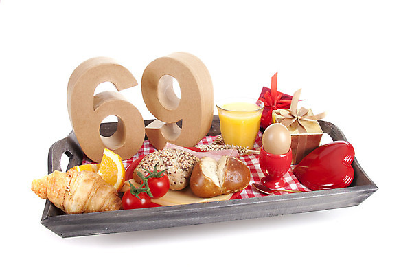 포토 JPG 해외이미지 모양 기념일 행복 종이 컨셉 오렌지 치즈 기념 쟁반 선물 이벤트 사람없음 장식 빨간색 상자 숫자 파티 계란 놀람 흰색 축하 9 생일 아침식사 심볼 크림 사인 흰배경 열정 패키지 판지 번 해외202004 해외포토 문자 감정 빵 컬러 백그라운드 과일 유제품 표정 알 식사 파일형식 이미지허브