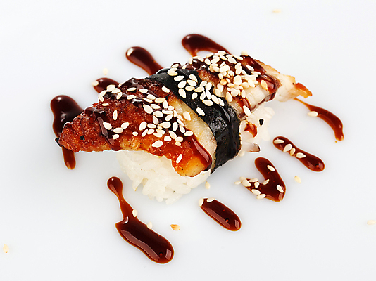 포토 JPG 해외이미지 전통 접시 아시아 음식 바다 밥 건강 어류 사람없음 일본 식사 저녁식사 초밥 회 흰색 해조류 닫기 맛 해산물 메뉴 날것 롤 연어 생강 점심식사 고립 다시마 대두 해외202004 해외포토 식기 나라 컬러 컨셉 채소 모션 수중동물 해양식물 일본음식 파일형식 이미지허브