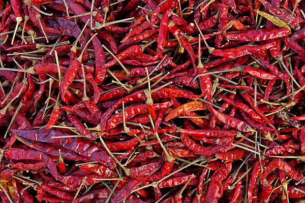 포토 JPG 해외이미지 식물 음식 백그라운드 채소 재료 자연 고추 불 파프리카 건강 요리 사람없음 빨간색 주방 식당 식사 추위 신선 뜨거움 양념 맛 먹기 향신료 유기농 매움 향료 후추 칠레 살사댄스 숙성 짠맛 채식주의자 페퍼로니 해외202004 해외포토 자연요소 웰빙 컬러 컨셉 모션 상점 춤 남아메리카 소시지 생태계 채식 향기 냄새 향미료 파일형식 이미지허브