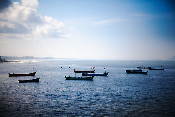 포토 JPG 해외이미지 구름 라이프스타일 선 바다 여행 교통시설 조류 하늘 낚시 휴가 항해 사람없음 물 여름 파란색 컬러풀 이탈리아 물방울 보트 그룹 작음 지중해 닻 깊이 뱃놀이 생태학 줄서기 터키석 해외202004 해외포토 자연요소 동물 계절 교육 유럽 컬러 교통 배_교통 모션 레저 생활 전통놀이 크기 보석 시설 파일형식 이미지허브