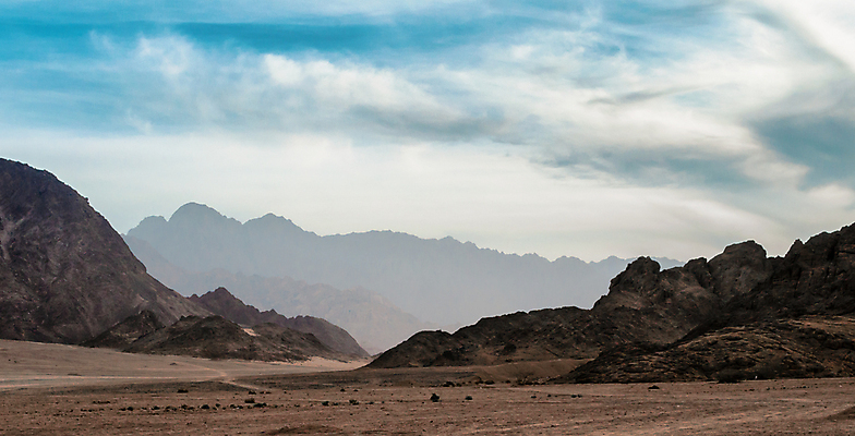 포토 JPG 해외이미지 구름 여행 자연 하늘 휴가 산 파노라마 이집트 사람 동양인 풍경 사람없음 빛 컬러풀 어둠 일몰 사막 안개 바위 저녁 휴양지 이국적 해외202004 해외포토 자연요소 컬러 아프리카 날씨 촬영기법 인종 노을 장소 돌_바위 야간 생태계 파일형식 이미지허브