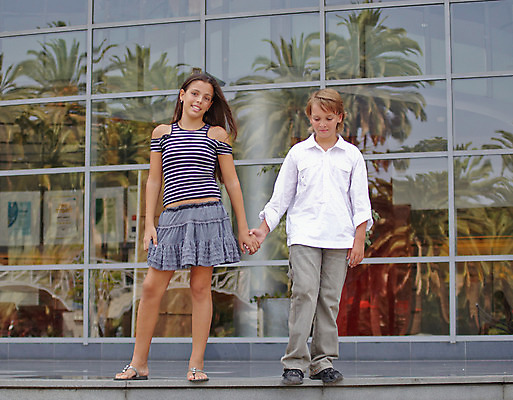 포토 JPG 해외이미지 나무 라이프스타일 커플 여자 남자 행복 감정 얼굴 2 관계 휴식 함께함 발렌타인데이 사랑 웃음 소년 야외 두명 빨간색 기쁨 청바지 나무껍질 해외202004 해외포토 식물 어린이 컬러 컨셉 바지 데이이벤트 표정 사람 생활 신체부위 껍질 파일형식 이미지허브