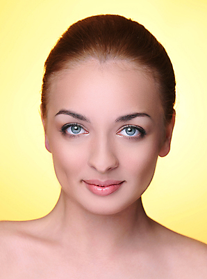 포토 JPG 해외이미지 헤어스타일 응시 여자 행복 얼굴 백그라운드 신체 친절 한명 파란색 빛 노란색 맑음 신선 유혹 피부 순수 입술 어깨 피부관리 마스카라 열정 부드러움 내추럴 고립 돌봄 완벽 해외202004 해외포토 1 시선 감정 컬러 컨셉 모션 날씨 사람 신체부위 뷰티 화장품 감각 파일형식 이미지허브