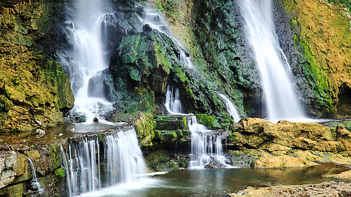 포토 JPG 해외이미지 모션 주택 사람없음 물 마을 계곡 중국 폭포 흐름 시골 개울 실크 영화 상쾌 느림 블러 지질 지질학 효과 해외202004 해외포토 자연요소 교육 감정 아시아 컨셉 자연 문화예술 건물 강 직물 파일형식 이미지허브