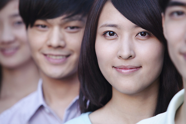 포토 JPG 해외이미지 긴머리 응시 여자 행복 짧은머리 함께함 서기 여러명 야외 10대 가로 캐주얼 컬러풀 중국 우정 활발 도시 일렬 베이징 해외202004 해외포토 헤어스타일 시선 옷 감정 아시아 컬러 다수 컨셉 모션 청소년 사람 친구 파일형식 이미지허브