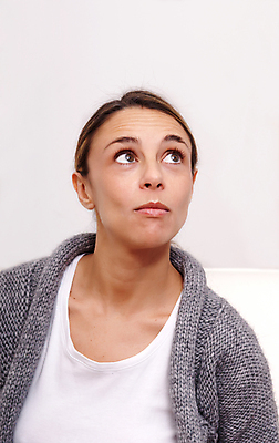 포토 JPG 해외이미지 백인 모델 1 손 응시 드레스 여자 행복 안경 얼굴 백그라운드 컨셉 생각 손가락 아이디어 갈색머리 한명 사람 성인 머리 유행 흰색 표현 비즈니스우먼 입술 사인 싱글 고립 배려 해외202004 해외포토 서양인 헤어스타일 시선 잡화 옷 감정 컬러 비즈니스 신체부위 직장인 파일형식 이미지허브