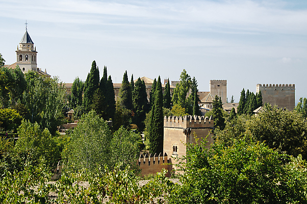 포토 JPG 해외이미지 나무 유럽 벽 산 주택 파노라마 사람없음 건물 초록색 도시풍경 탑 궁전 흰색 성 스페인 재산 이슬람교 타운 그라나다 스페인어 안달루시아 해외202004 해외포토 식물 건축물 나라 종교 컬러 고건축 촬영기법 풍경 금융 도시 파일형식 이미지허브