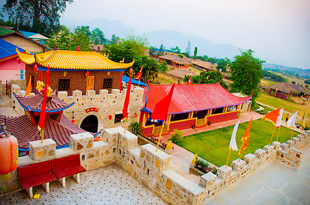 포토 JPG 해외이미지 전통 디자인 종교 길 선 건축양식 태국 지붕 미술 동양인 사람없음 건물 장식 컬러풀 조각상 마을 탑 정원 축제 중국 수확 기도 용 사찰 역사 재산 황금 심볼 명상 신성 천국 동쪽 신앙심 옛날 해외202004 해외포토 건축물 건축 아시아 컬러 농업 종교건축 문화예술 인종 금융 조형물 방향 파일형식 이미지허브