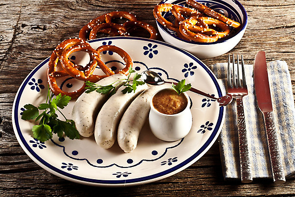 포토 JPG 해외이미지 전통 접시 음식 패스트푸드 독일 파슬리 육류 돼지고기 사람없음 식사 저녁식사 흰색 시골 소시지 아침식사 머스터드 뮌헨 옥토버페스트 바이에른 브레첼 바이에른사람 해외202004 해외포토 식기 유럽 컬러 채소 식재료 디저트 소스_음식 가공식품 인스턴트 파일형식 이미지허브