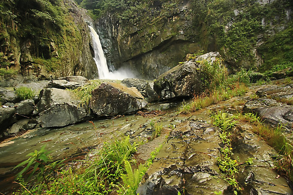 포토 JPG 해외이미지 공원 섬 여행 자연 산 풍경 사람없음 야외 물 수영 폭포 흐름 가을 숲 공화국 쥬라기 해외202004 해외포토 자연요소 계절 공공시설 나라 컨셉 수상스포츠 생태계 파일형식 이미지허브
