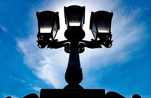 포토 JPG 해외이미지 구름 전통 디자인 실루엣 백그라운드 가로등 건축양식 유리 하늘 조명 거리 미술 사람없음 야외 장식 파란색 빛 금속 검은색 일몰 수확 등불 램프 도시 화려 오브젝트 복고 타운 옛날 스타일 해외202004 해외포토 자연요소 공공시설 건축 컬러 컨셉 농업 재질 문화예술 촬영기법 노을 파일형식 이미지허브