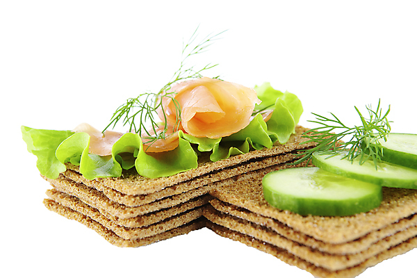 포토 JPG 해외이미지 빵 오이 사람없음 쌓기 두개 신선 양상추 흰배경 연어 오픈샌드위치 해외포토 음식 백그라운드 2 채소 모션 샌드위치 어류 흰색 파일형식 이미지허브