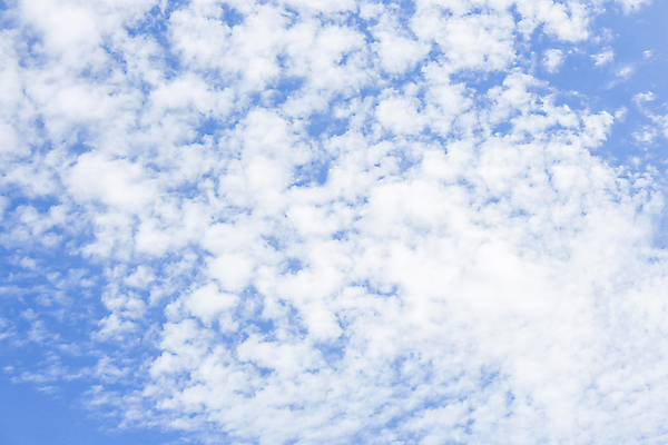 포토 JPG 해외이미지 구름 계절 백그라운드 패턴 창문 자연 하늘 날씨 휴식 풍경 사람없음 야외 여름 파란색 빛 햇빛 태양 평화 우주 환경 맑음 자유 흰색 분위기 장면 천국 솜털 스카이라인 흐림 오존 해외202004 해외포토 자연요소 컬러 컨셉 무늬 생태계 파일형식 이미지허브