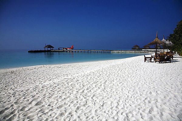 포토 JPG 해외이미지 모래 바다 섬 의자 우산 탁자 하늘 휴가 휴식 비행기 따뜻함 안테나 사람없음 파란색 평화 항구 침묵 뜨거움 쌍둥이 모터 대패 해외202004 해외포토 컬러 가구 컨셉 통신 가족 항공교통 교통시설 대중교통 소리 파일형식 이미지허브