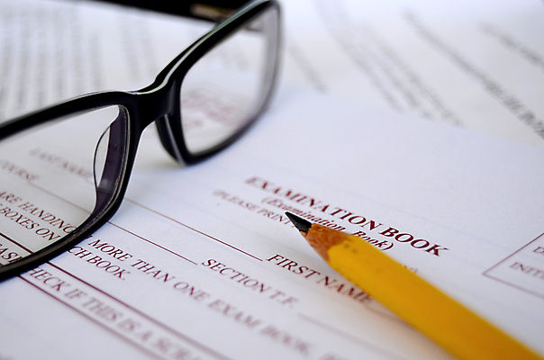 포토 JPG 해외이미지 학생 영어 교육 안경 과학 텍스트 교실 학교 미술 사람없음 책 스터디 연필 공연 시험 기록 업무 수학 역사 강의 질문 스마트 대학교 서식 생물학 성적 아이비 점수 평가 대답 어려움 자격증 지능 표준 해외202004 해외포토 식물 문자 잡화 컨셉 교과목 문화예술 학용품 이벤트 학습 필기구 작업 증명서 파일형식 이미지허브