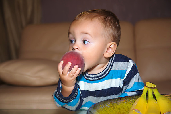 포토 JPG 해외이미지 백인 1 라이프스타일 남자 행복 아들 얼굴 어린이 장난 가족 새로움 한명 사람 소년 기쁨 흰색 표현 아기 작음 걸음마 천진난만 해외202004 해외포토 서양인 감정 컬러 컨셉 관계 모션 생활 신체부위 크기 파일형식 이미지허브