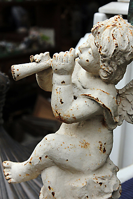 포토 JPG 해외이미지 도로 천사 종류 미술 사람없음 야외 쇼핑 세일 피규어 프랑스 수확 골동품 흰색 시장 선택 상품 철 무역 부식 복고 상업 공평 고물 파리(프랑스) 해외202004 해외포토 유럽 산업 길 컬러 컨셉 농업 교통시설 문화예술 미니어처 파일형식 이미지허브