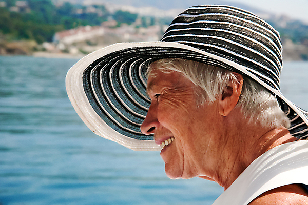 포토 JPG 해외이미지 모델 라이프스타일 여자 노년 행복 바다 여행 돈 휴가 건강 한명 사람 성인 해변 물 파란색 태양 기쁨 은퇴 연금 옛날 파나마 파라다이스 해외202004 해외포토 자연요소 1 감정 컬러 생활 남아메리카 재산 파일형식 이미지허브