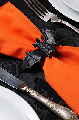 포토 JPG 해외이미지 접시 음식 포크 컨셉 탁자 휴가 아이디어 사람없음 장식 세로 축제 저녁식사 할로윈 축하 칼 묘사 냅킨 잔치 클립 박쥐 뷔페 엘리먼트 접기 해골모형 해외202004 해외포토 식기 가구 포유류 모션 모형 식사 파일형식 이미지허브