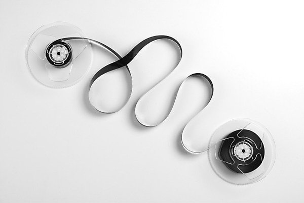 포토 JPG 해외이미지 사람없음 상자 카세트테이프 필름 손목시계 테이프 동영상 감싸기 녹음기 옛날 해외202004 해외포토 시계 장신구 모션 문구용품 파일형식 녹음_기록 이미지허브