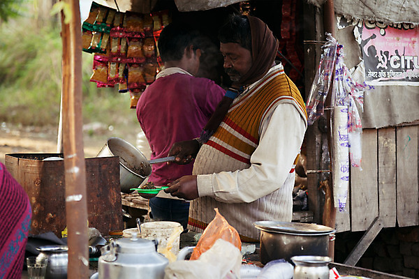 포토 JPG 해외이미지 음료 비즈니스 주전자 거리 사람없음 상점 주방 카페 작업 뜨거움 차 수증기 인도인 서비스 무역 준비 심플 지역 카페테리아 해외202004 해외포토 외국인 산업 주방용품 동양인 파일형식 이미지허브