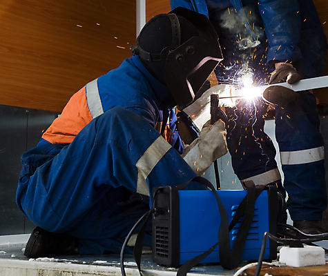 포토 JPG 해외이미지 산업 안경 장갑 유니폼 작업복 가면 안전 사람 두명 건물 금속 힘 전선 도구 업무 작업 수리 제조 보호 헬멧 무역 보안 해고 용접 용접공 하드웨어 해외202004 해외포토 직업 건축물 잡화 옷 컨셉 비즈니스 재질 컴퓨터 보호장비 파일형식 이미지허브