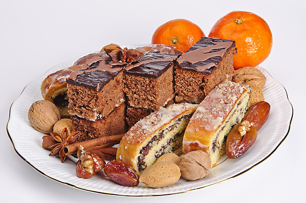 포토 JPG 해외이미지 접시 커피 음식 빵 백그라운드 크리스마스장식 크리스마스 다이어트 과일 재료 탁자 휴가 디저트 건강 사람없음 장식 빨간색 갈색 파티 쿠키 케이크 초콜릿 빵집 신선 달콤 아침식사 설탕 굽기 먹기 크림 양귀비 성분 시나몬 해외202004 해외포토 식기 기념일 꽃 음료 컬러 가구 모션 이벤트 상점 식사 맛 구이 파일형식 이미지허브