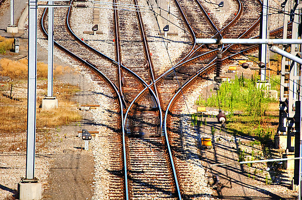 포토 JPG 해외이미지 디자인 벽 건축양식 창문 지붕 추상 바닥 사람없음 건물 빛 금속 기차 도시 건축가 철 통로 철강 해외202004 해외포토 직업 건축물 건축 육상교통 무늬 재질 대중교통 파일형식 이미지허브