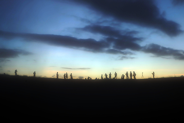 포토 JPG 해외이미지 라이프스타일 실루엣 여행 백그라운드 자연 하늘 산 서기 사람 풍경 사람없음 야외 햇빛 여행객 일출 일몰 하이킹 사진사 절정 해외202004 해외포토 모션 레저 촬영기법 생활 태양 노을 작가 생태계 파일형식 이미지허브